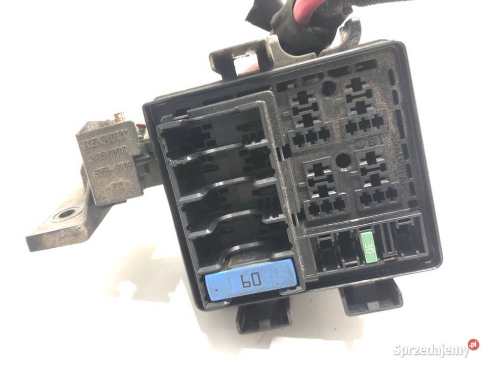 SKRZYNKA BEZPIECZNIKÓW RENAULT SCENIC III