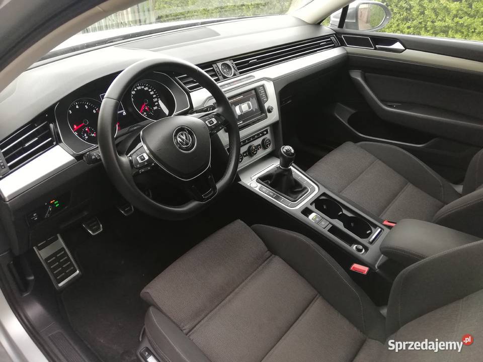 Volkswagen Passat B8 2015 14B 150 hak szyberdach Rok produkcji 2015 Sompolno sprzedam