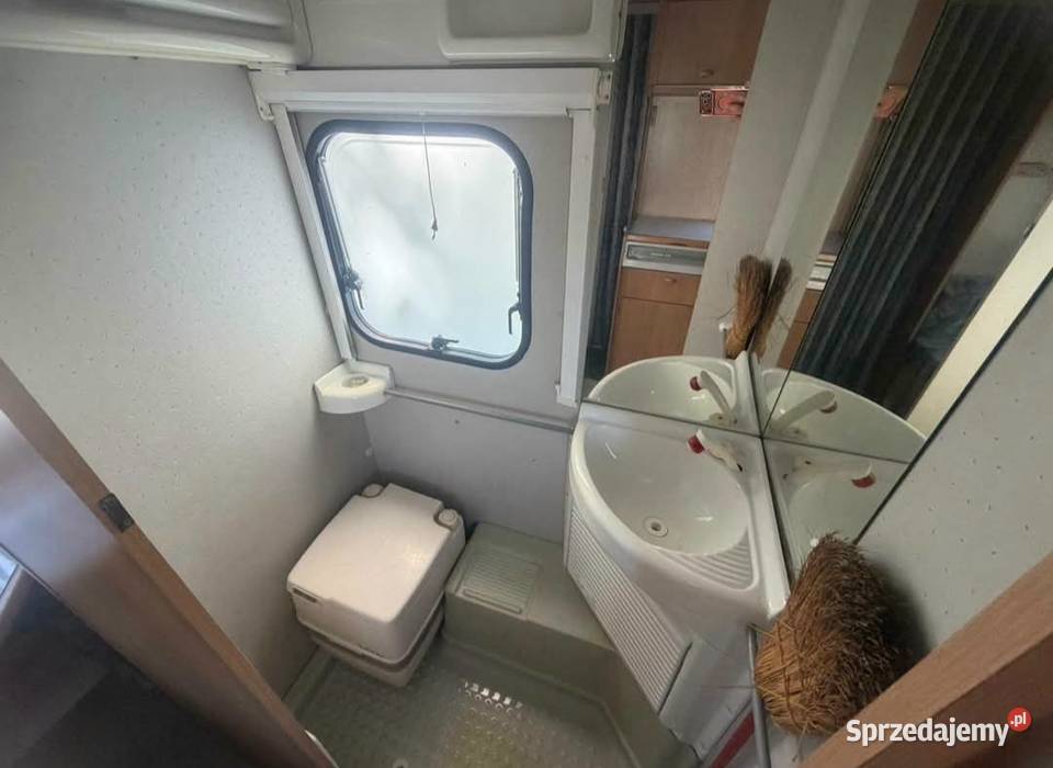 Adria 4os przedsionek dmc 1000 Czarków sprzedam