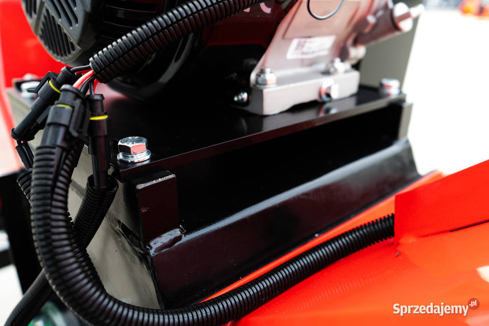 Rębak spalinowy bębnowyna zrębkę RB150 15 Leśnictwo warmińsko-mazurskie