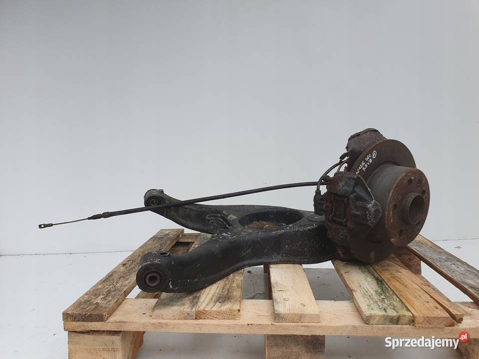 Mercedes W126 SEC 56 LEWY TYLNY WAHACZ Piasta osobowe Rudka