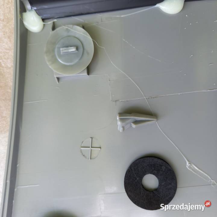 3892913KA8051RD0C00 Listwa błotnika lewa strona Kraków