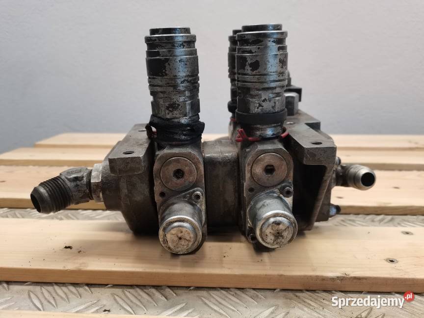 Rozdzielacz hydrauliczny Massey Ferguson 3080 Pozostałe Wilkowo