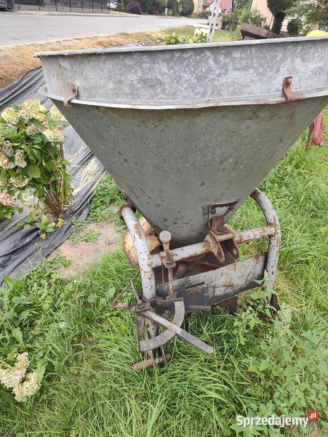 Rozsiewacz do nawozów fabryczny Brzeg z nieuszkodzony Połaniec sprzedam