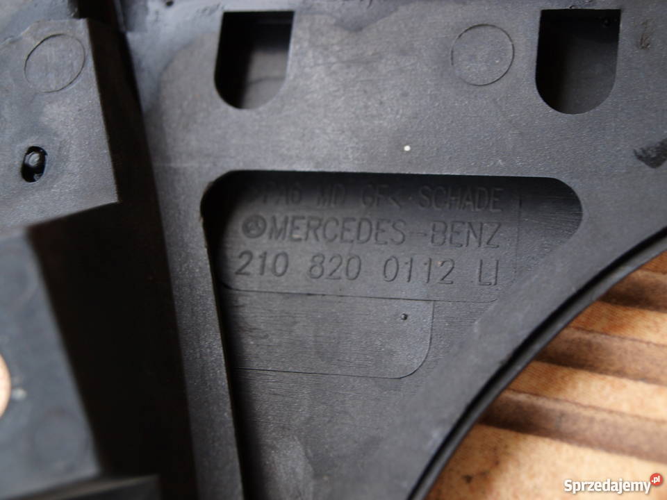 Mercedes E klasa W210 listwa pod lampe lewą 1995 listwy na zderzak Kalisz sprzedam