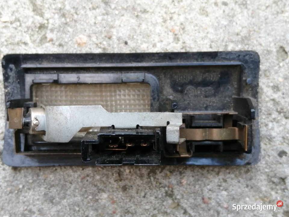 LAMPKA OŚWIETLENIE KABINY tył VW PASSAT B3B4 sprzedam