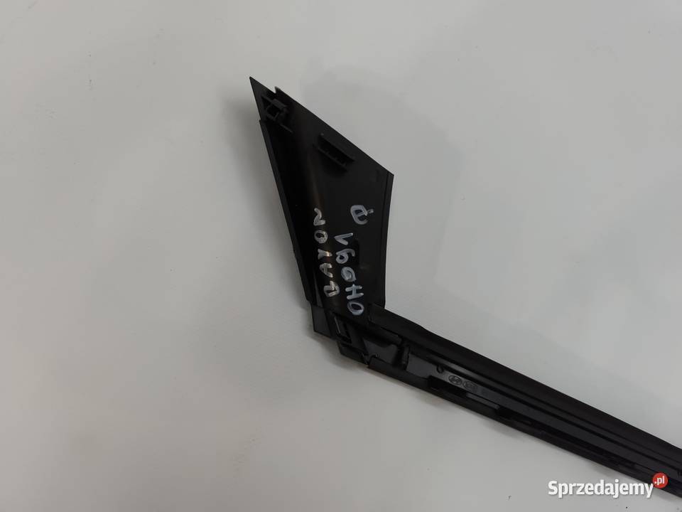 LISTWA SZYBY PRAWA HYUNDAI BAYON 86141Q0000 osobowe Listwy i nakładki