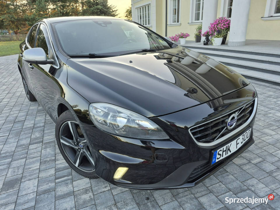Volvo V40 20d 190 RDESIGN navi full led chromy lakier metallic