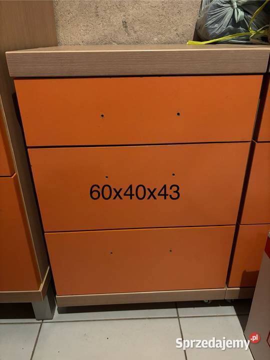 Łóżka208x94x40 z szafkami nocnymi komodą Uniejów