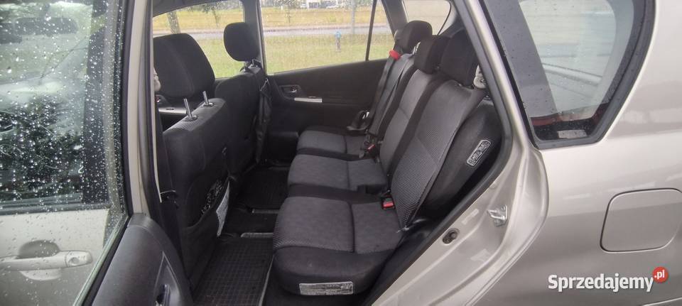 Toyota Corolla Verso 16 lpg 2003r światła przeciwmgielne