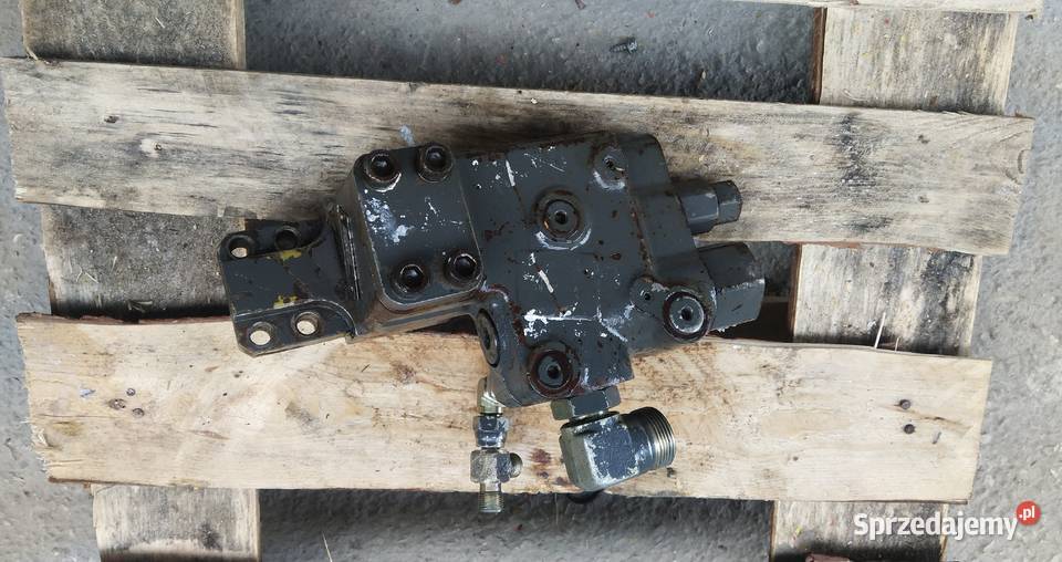 5 WYJŚĆ KOSTKA ZAWÓR ZAMEK HYDRAULICZNY VOLVO Kielce