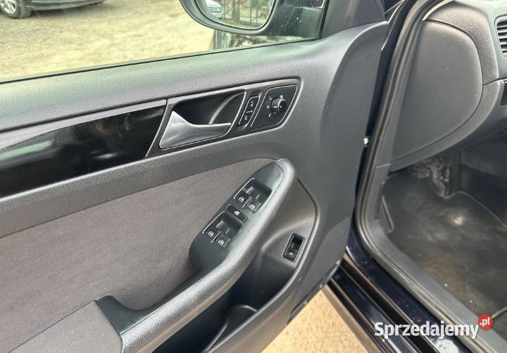 Volkswagen Jetta 2011 nieuszkodzony Jetta łódzkie Łask