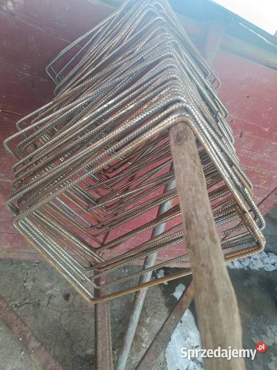 Strzemiona na fundament Pacanów