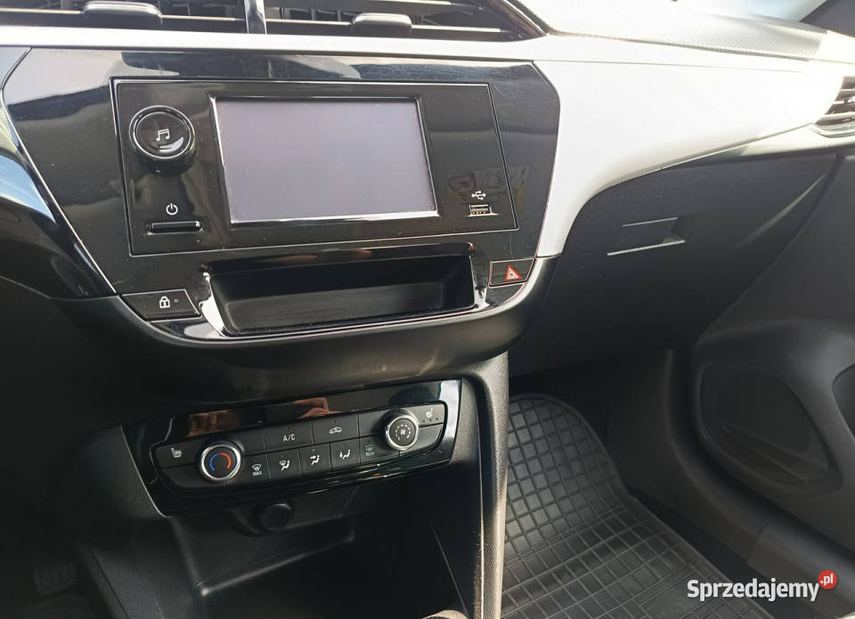 Opel Corsa 12 75 serwis zadbany Faktura VAT23 F wielofunkcyjna kierownica sprzedam