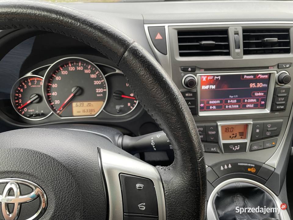Toyota VersoS Perłowa 163 Szklany Dach Długie Kolanowice