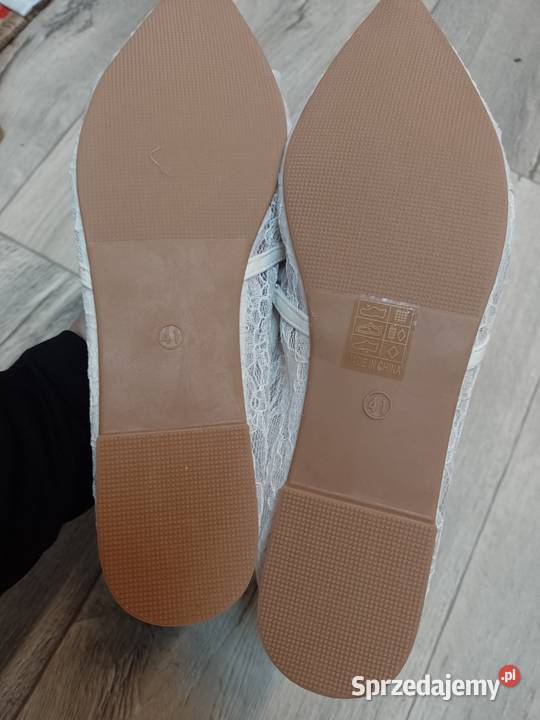 41 Białe bogato zdobione perłami koronkowe Balerinki Kraków