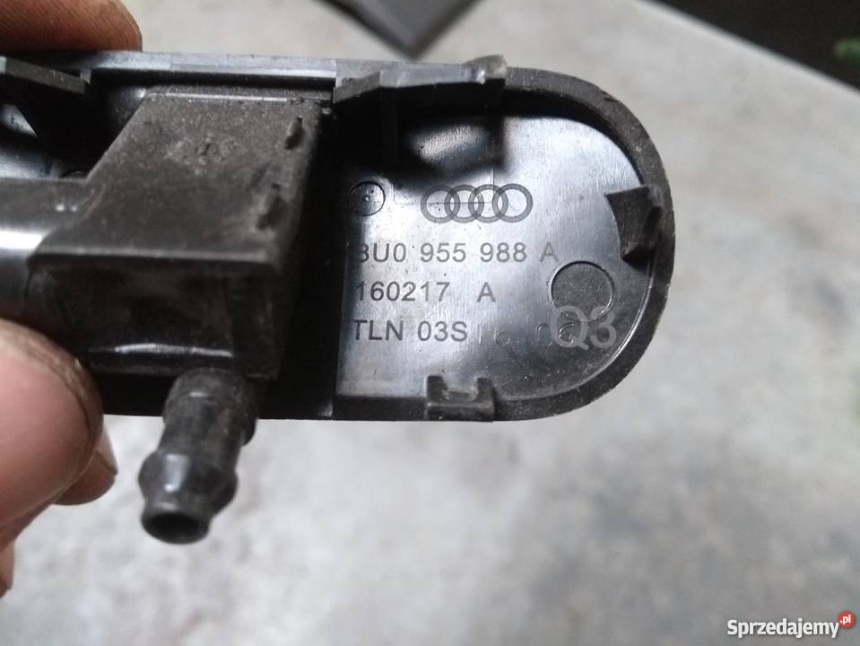 AUDI Q3 dysza spryskiwacza