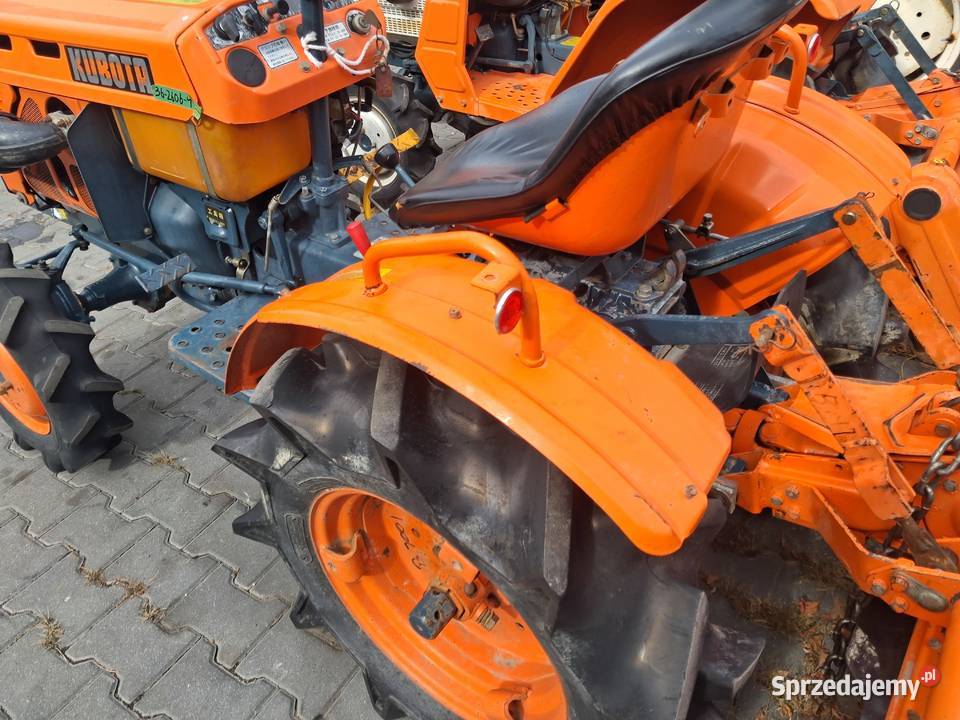 Kubota B7000 4x4
