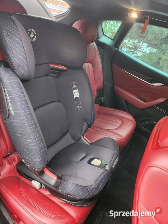 Fotelik Maxi Cosi czarny 36 ISOFIX Kamionki