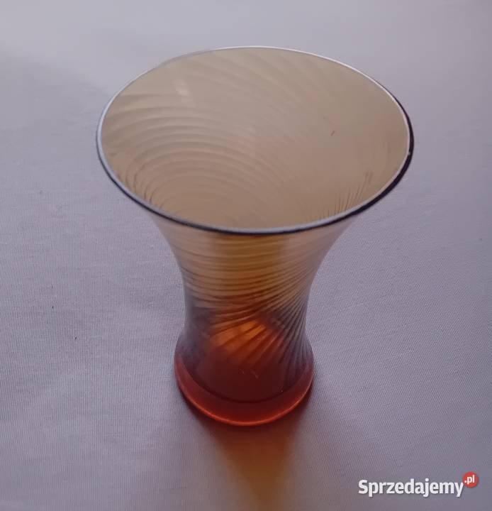 Miodowy wazonik z wzorem spiralnego kenelowania Koźminek sprzedam