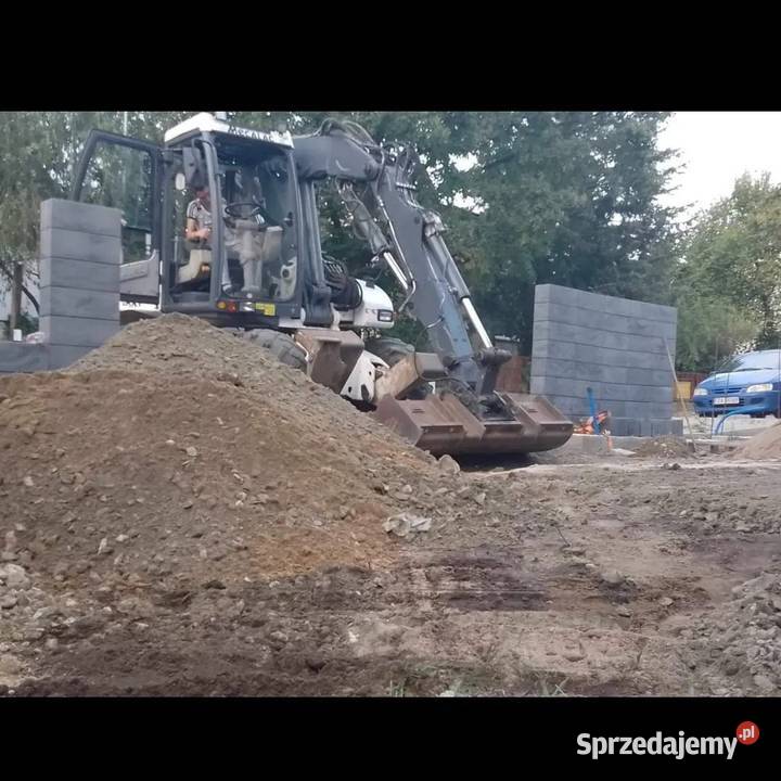 Usługi koparkoładowarki Mecalac 12 Mxt