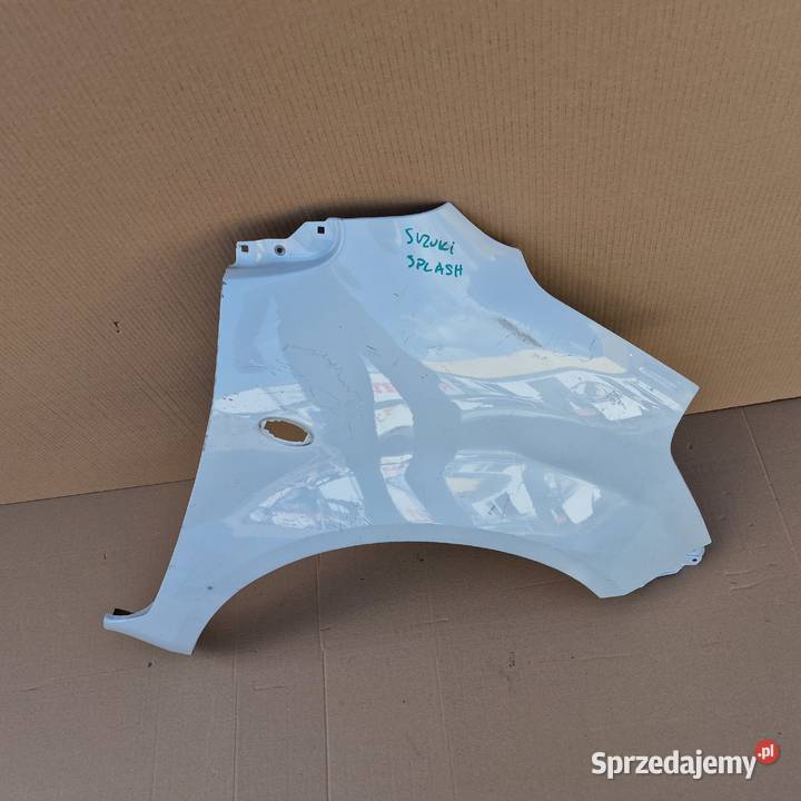 SUZUKI SPLASH BŁOTNIK PRAWY PRZÓD Bieleń