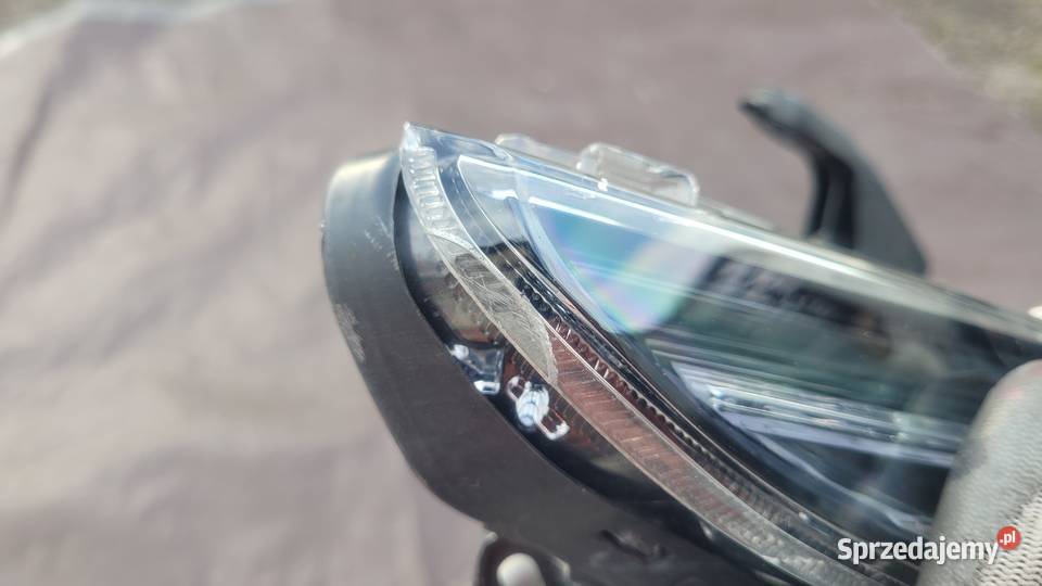 TOYOTA AURIS II LIFT REFLEKTOR PRAWY LAMPA PRAWA sprzedam