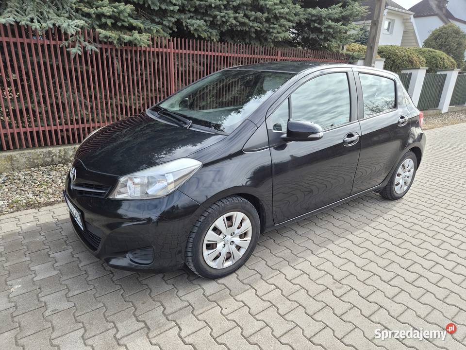 Toyota Yaris 2012r Salon Polska manualna Warszawa