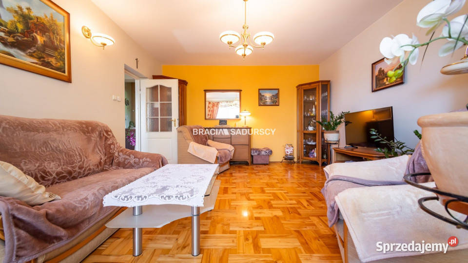 Dom wolnostojący Zręczyce 250m2 Rok budowy 1980 Domy