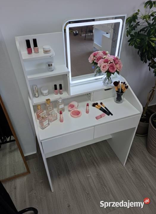 Toaletka kosmetyczna biurko do makijażu nowe Świnoujście