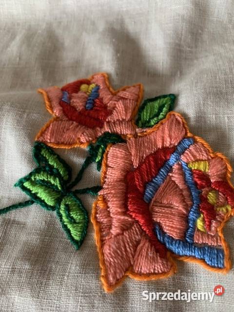 Haft rękodzieło kwiaty kolorowe inicjał A hand