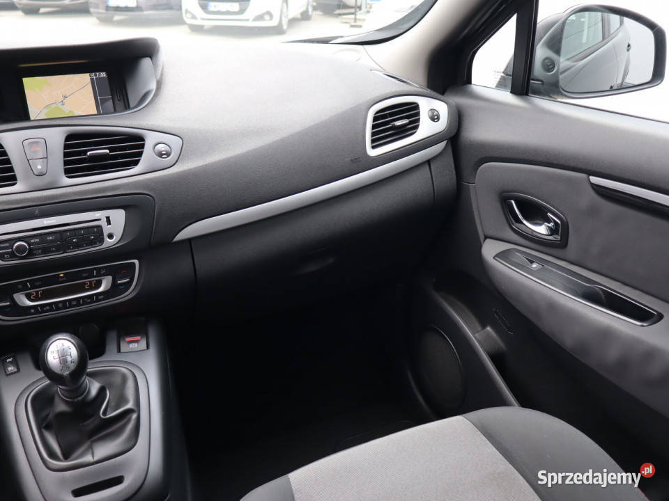 Renault Scenic 12 TCe nieuszkodzony