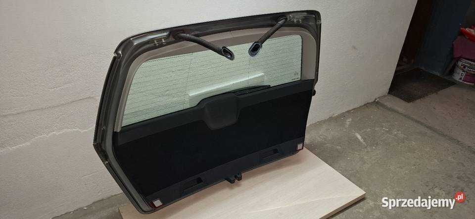 Klapa bagażnika Mercedes W204 świętokrzyskie