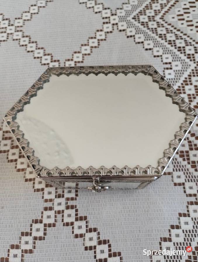 Lustrzana szkatułka na biżuterię z TKMaxx Bochnia