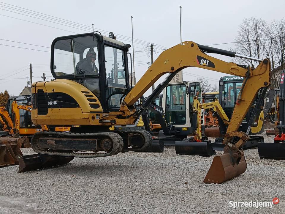 Mini koparka CAT 3025 z 2012r 2900 3 łyżki Rok produkcji 2012 Złoczew