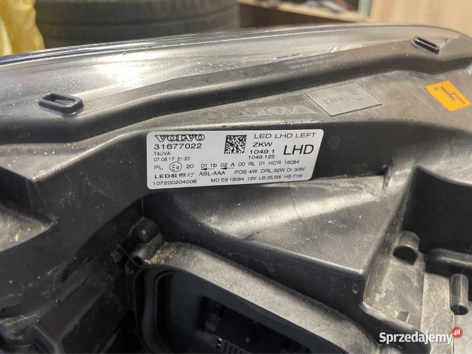 Volvo V40 II 15 reflektor full led lewy 31677022 Kozubszczyzna