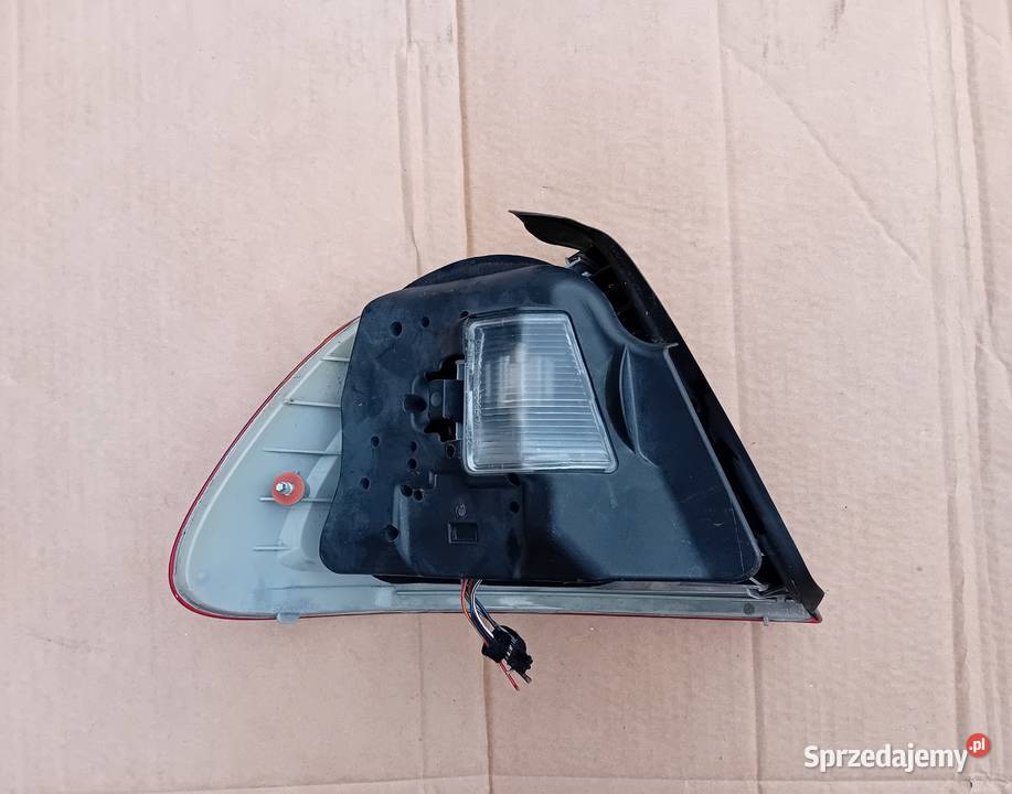 Bmw E46 Coupe lampa tylna prawa Przeźmierowo sprzedam