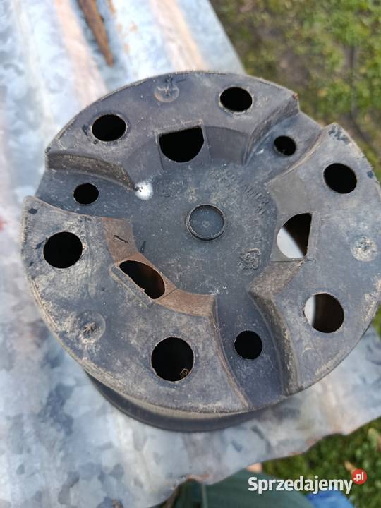 Zestaw 100 czarnych doniczek ogrodowych 3l Zduńska Wola