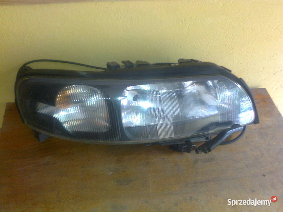 lampa przód volvo v70 osobowe Lublin sprzedam