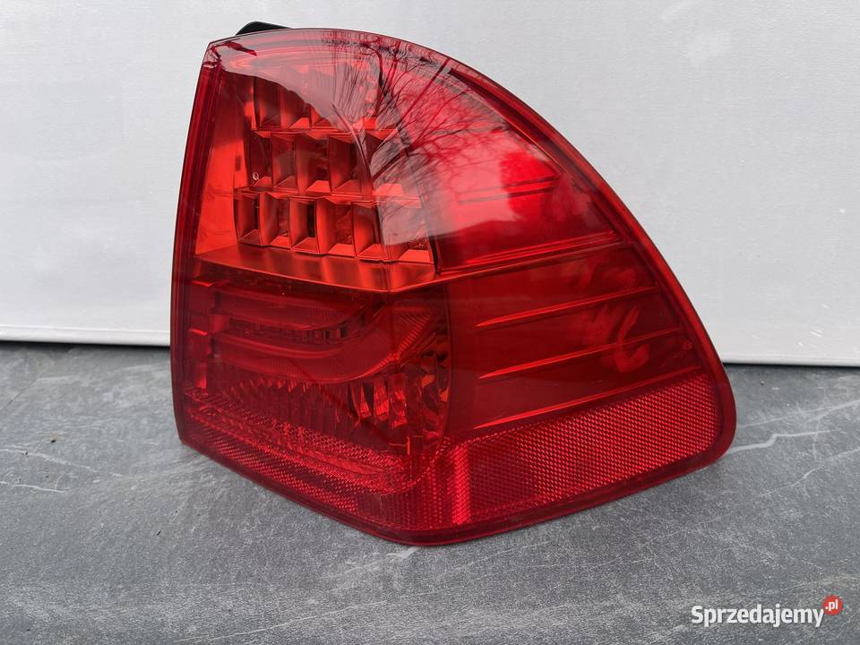 BMW 3 E91 KOMBI PRAWA LAMPA TYŁ LED Części samochodowe