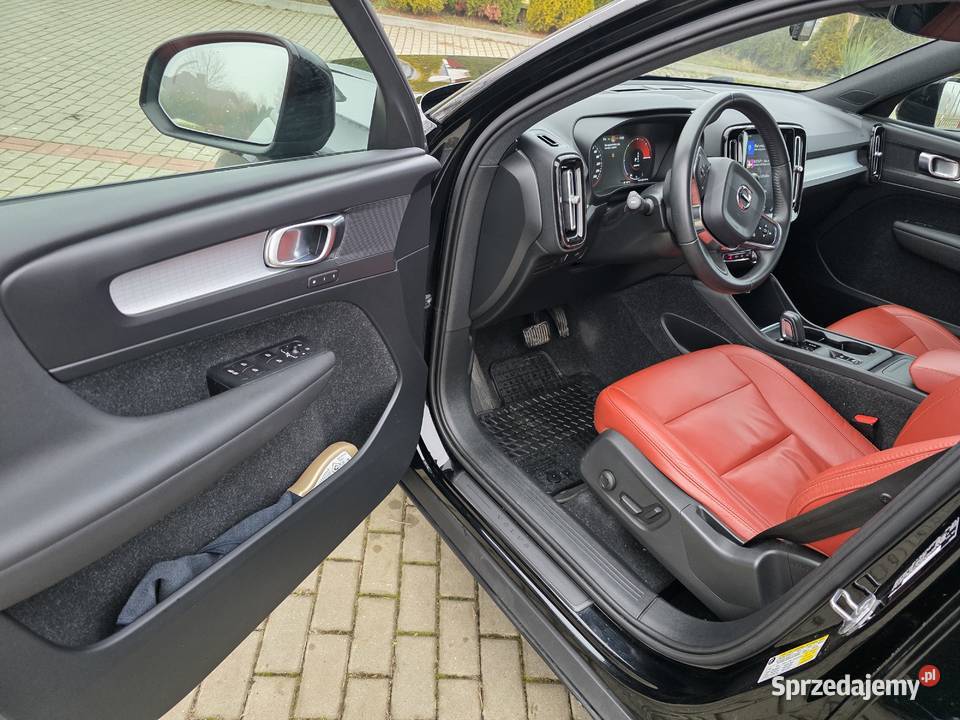 Volvo xc40 2019r 247 T5 AWD Momentum Rok produkcji 2019