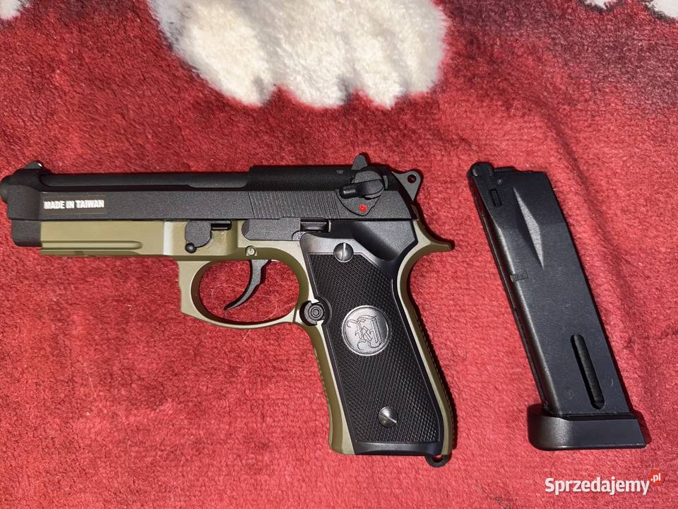 Sprzedam M4 specna i M9A1 KJW gadżety Wykroty sprzedam