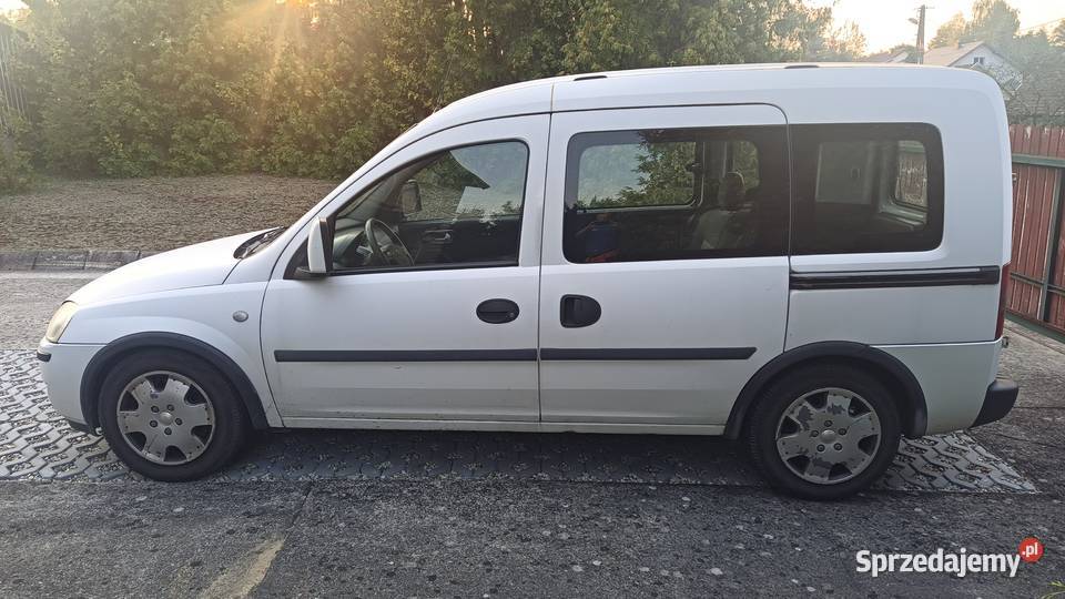 Opel Combo C Tour Rok produkcji 2006 Mokrzyska