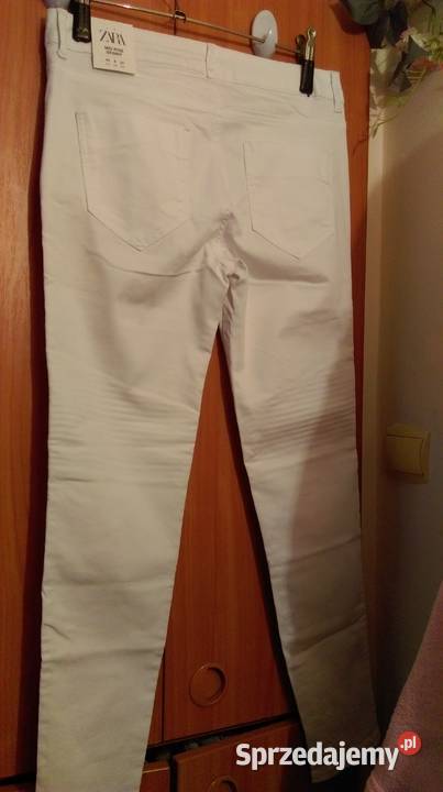 40 ZARABiałe spodnie rurki ze zdobieniem z biały małopolskie Kraków