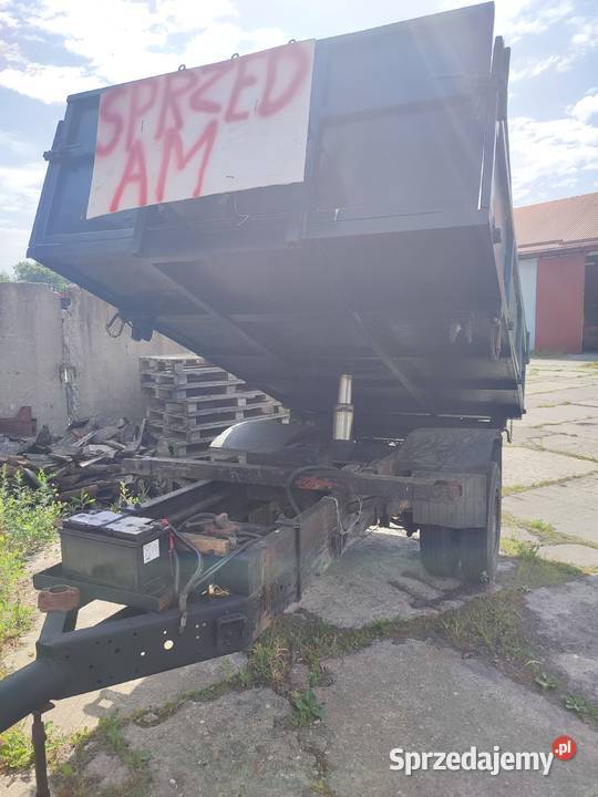 Przyczepa jednoosiowa na bliźniakach wywrot