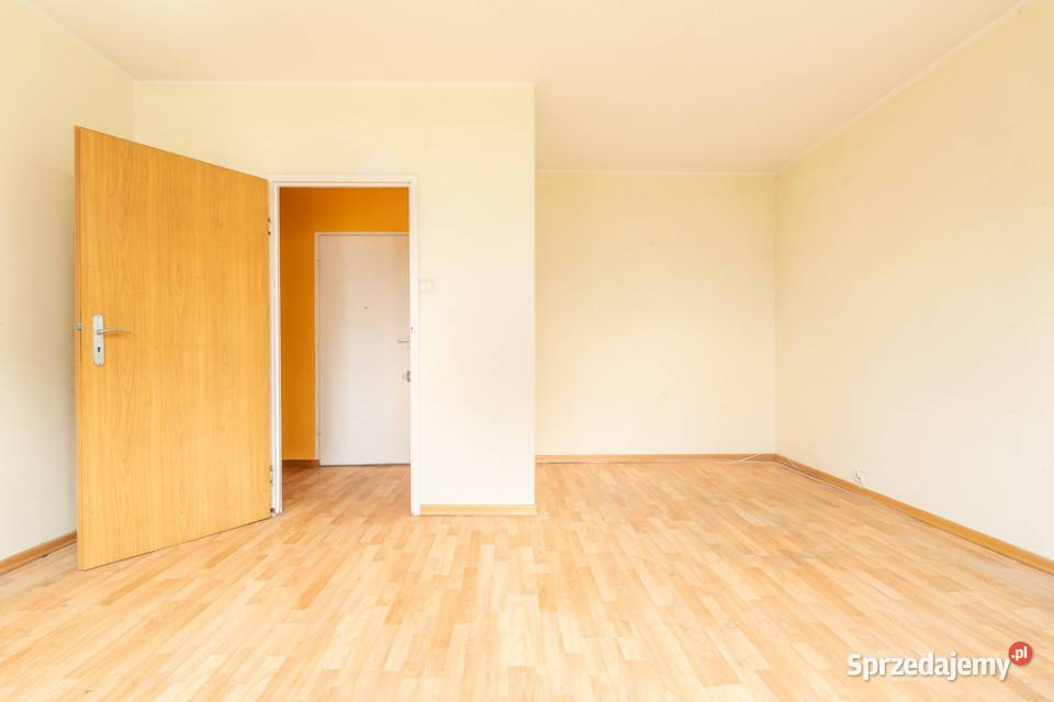 Kawalerka z potencjałem na 2 pokojeosPrzyjaźni