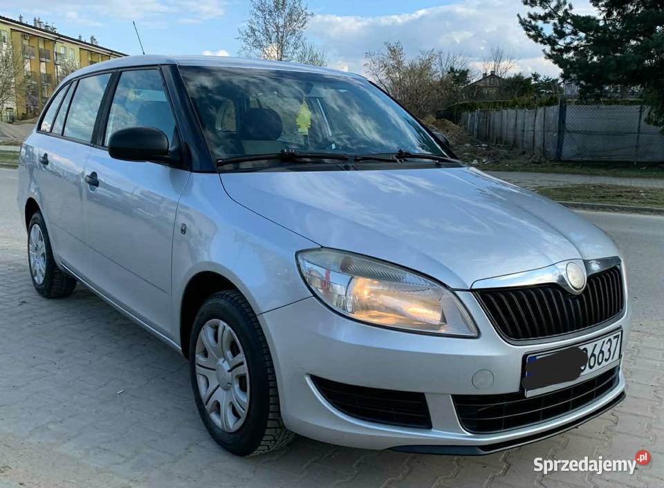 Sprzedam piękną utrzymaną Skodę fabię 2011 16 manualna Samochody osobowe Nowy Sącz sprzedam