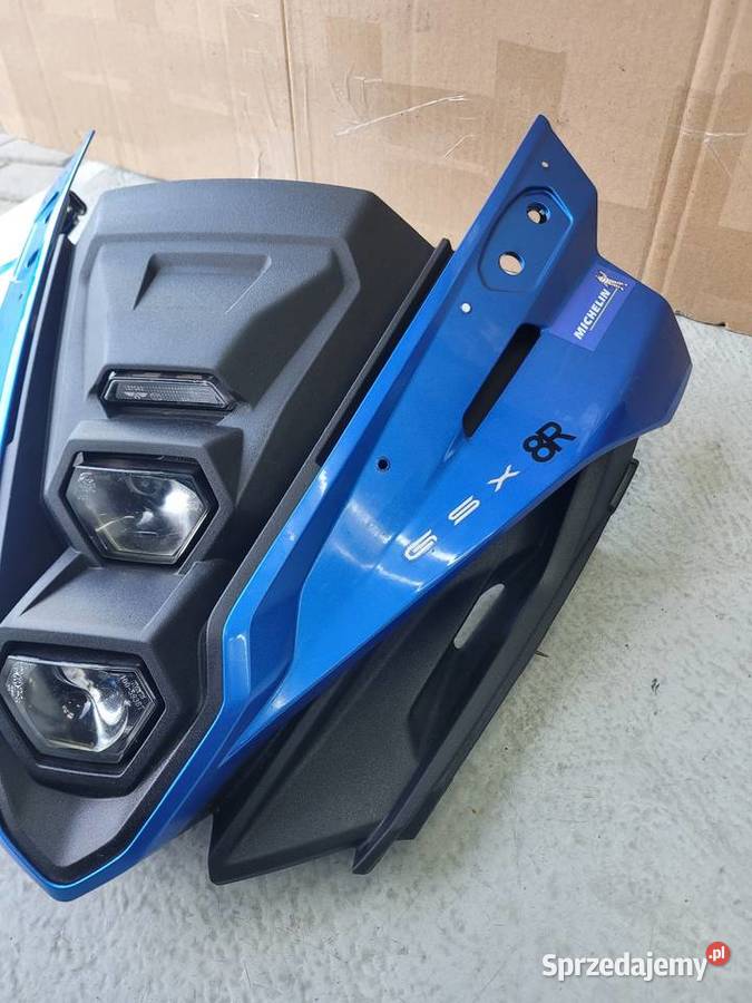 Suzuki GSX 8 R czasza lampa przód mocowanie