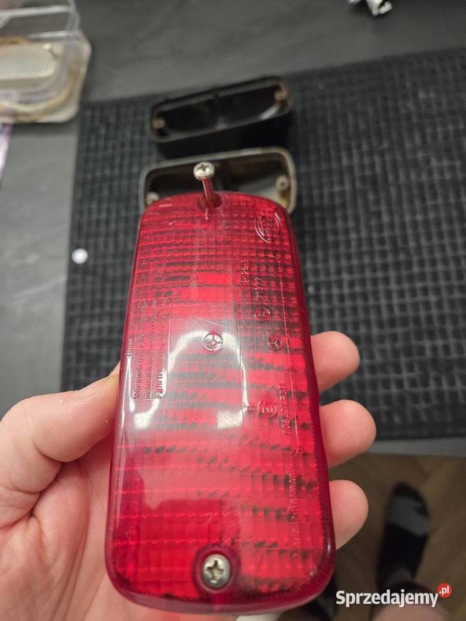 Mercedes w123 kombi lampa tylna zderzaka 123 826 Grudziądz