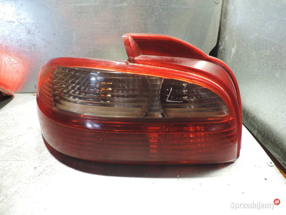 LAMPA LEWA LEWY TYŁ TOYOTA AVENSIS T22SEDAN osobowe sprzedam